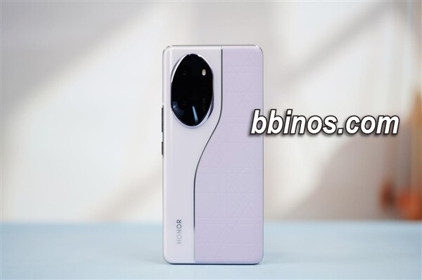 2023112412 荣耀100系列震撼发布：全系列首发黑科技荟萃，起步价仅2499元！
