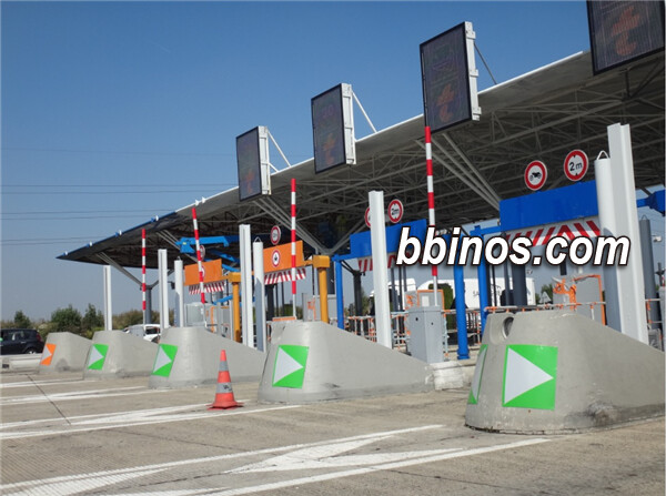 2023122710 提升公路出行质量，公众盼望高速公路实行年度免费里程