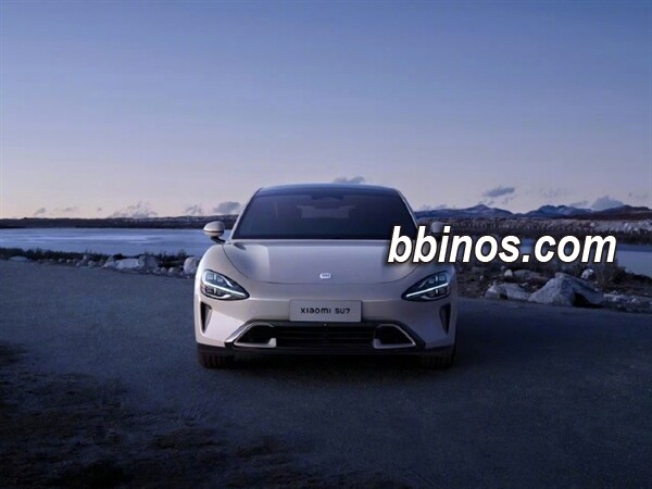 2023123020 小米su7雅灰登场，雷军建议：灰色亦能高级感十足